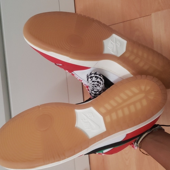 Nike SB Dunk Low Habibi Mens - Picture 5 of 9